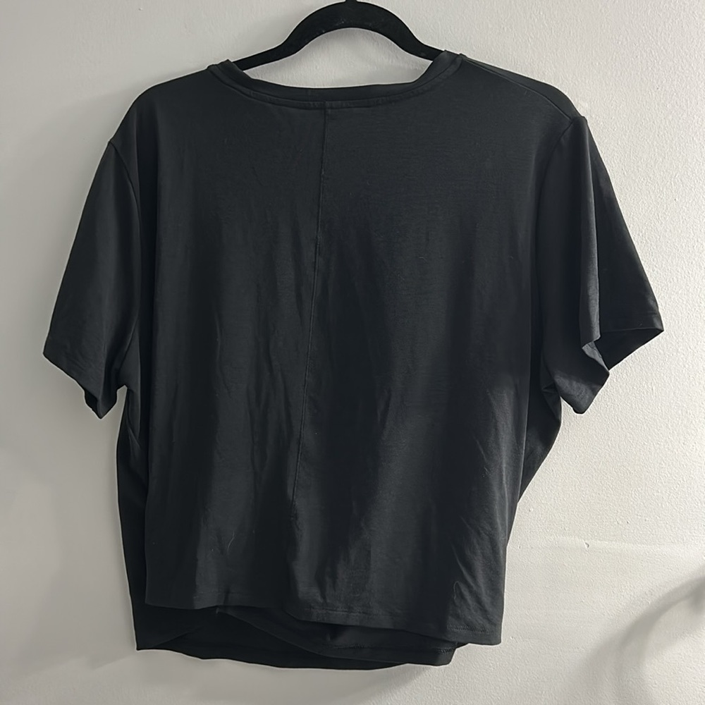 Nike Women's One Luxe Dri-FIT Twist Cropped Short-Sleeve Top - Picture 5 of 5